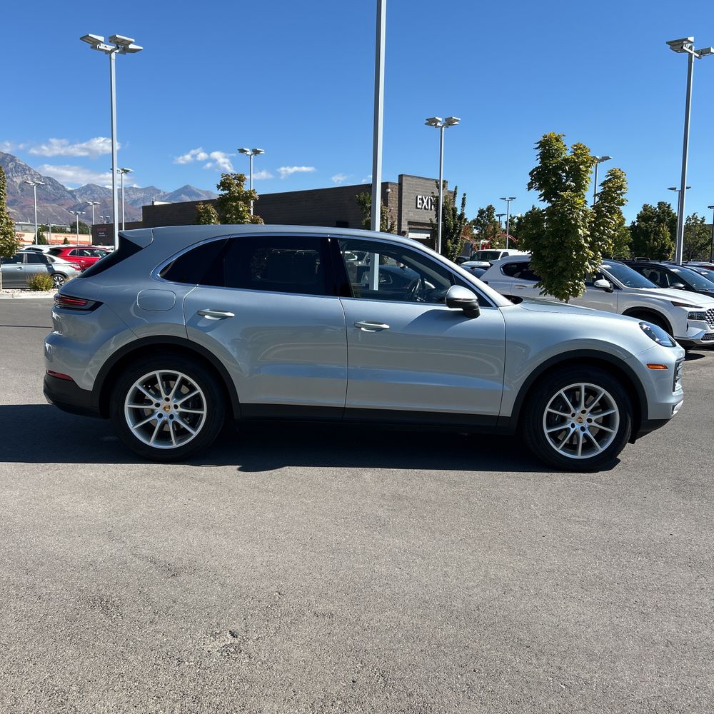 2024 Porsche Cayenne Base