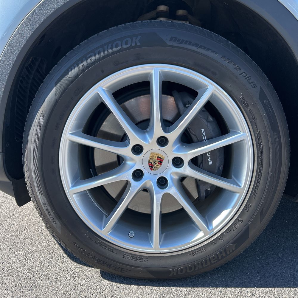 2024 Porsche Cayenne Base