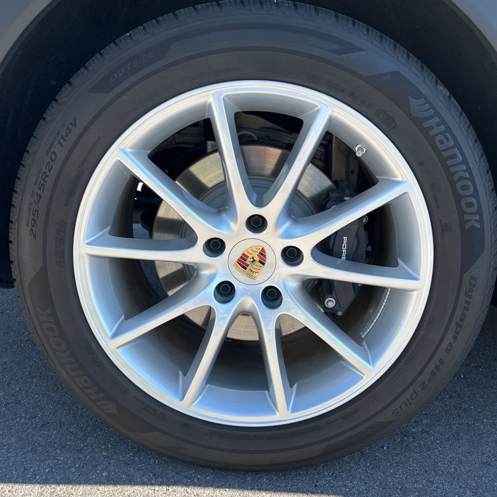 2024 Porsche Cayenne Base