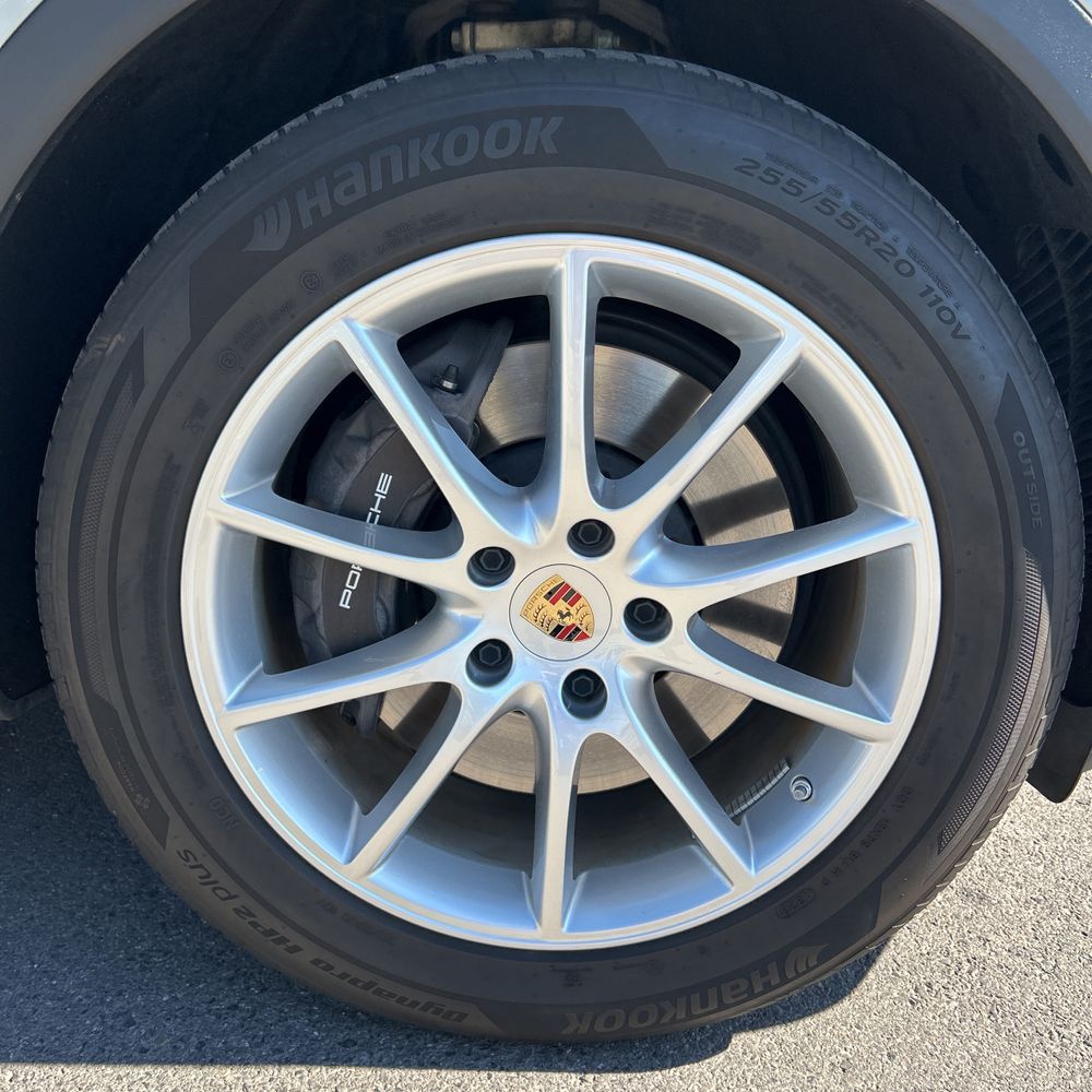 2024 Porsche Cayenne Base