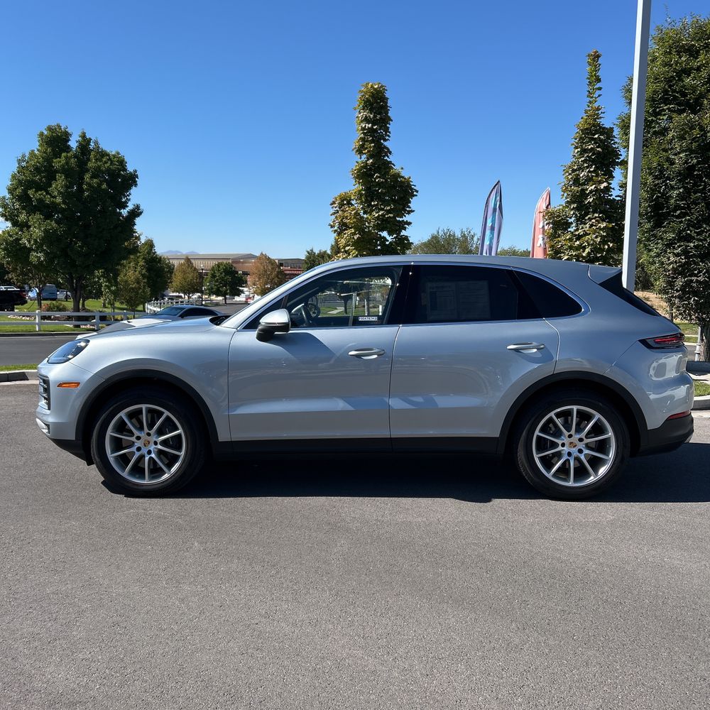 2024 Porsche Cayenne Base