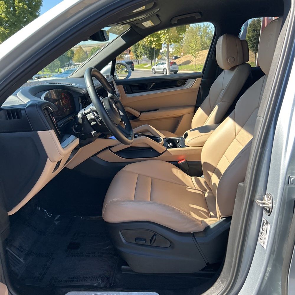 2024 Porsche Cayenne Base