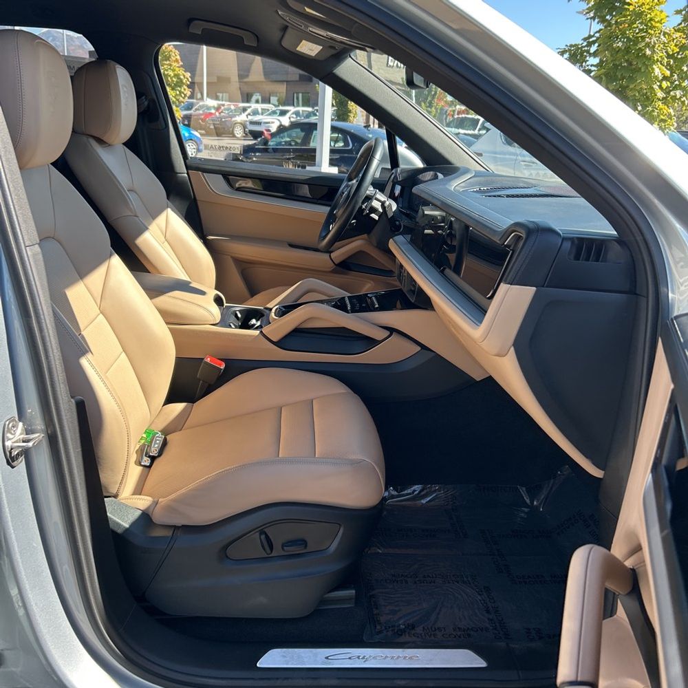 2024 Porsche Cayenne Base