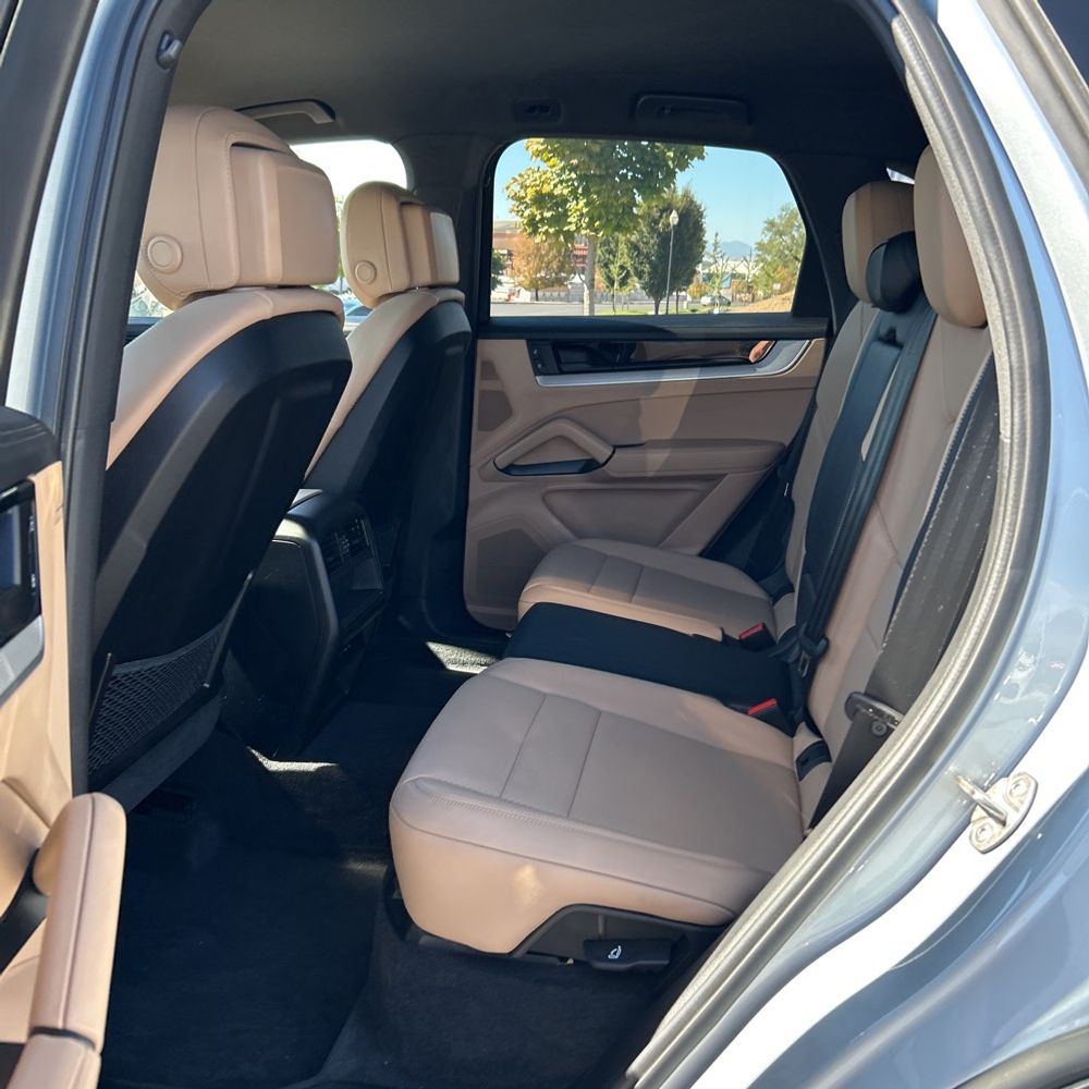 2024 Porsche Cayenne Base