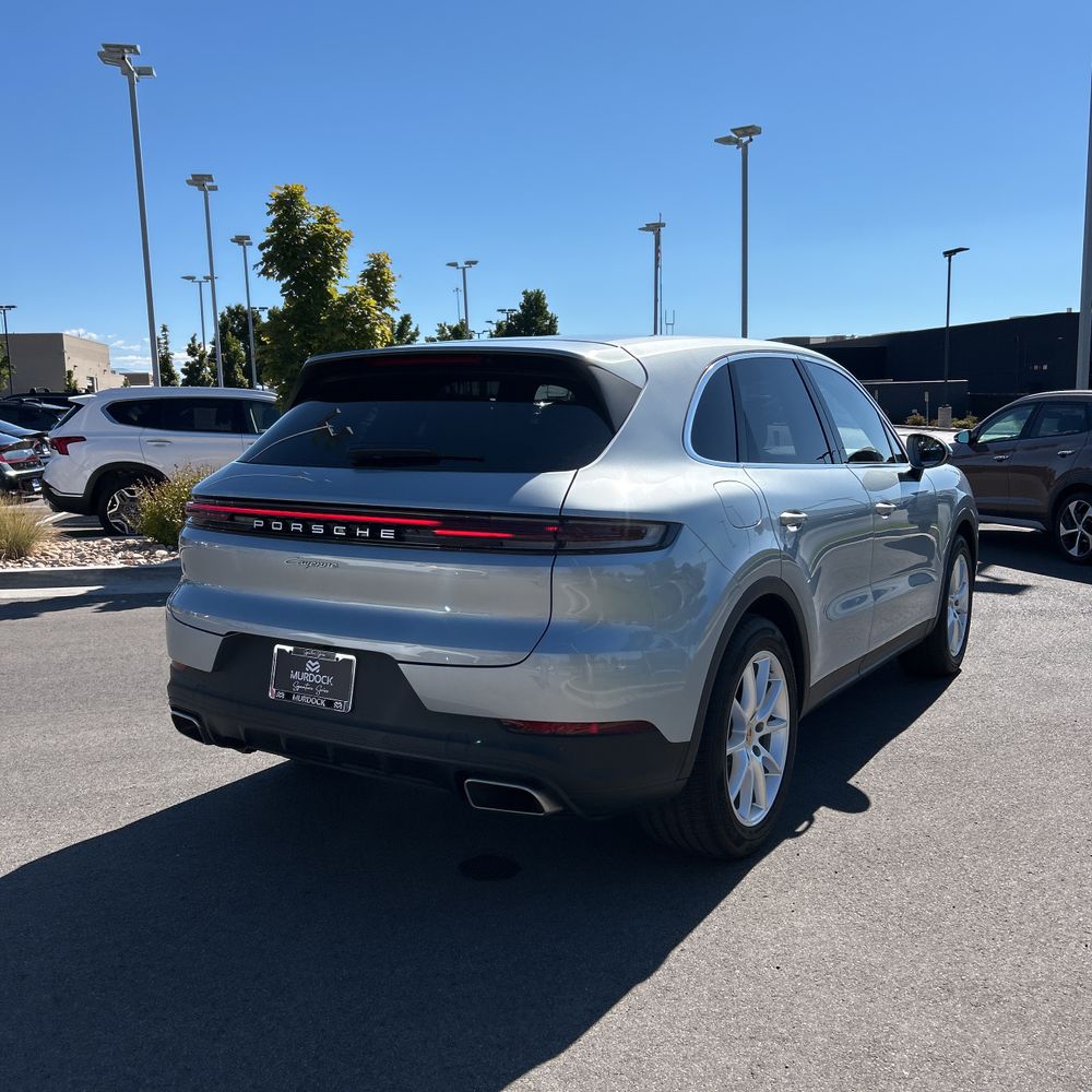 2024 Porsche Cayenne Base
