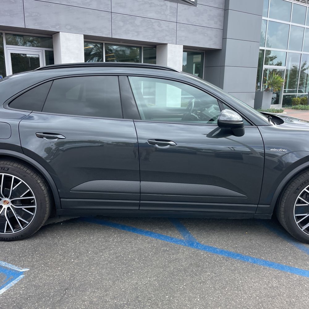 2024 Porsche Macan EV 4