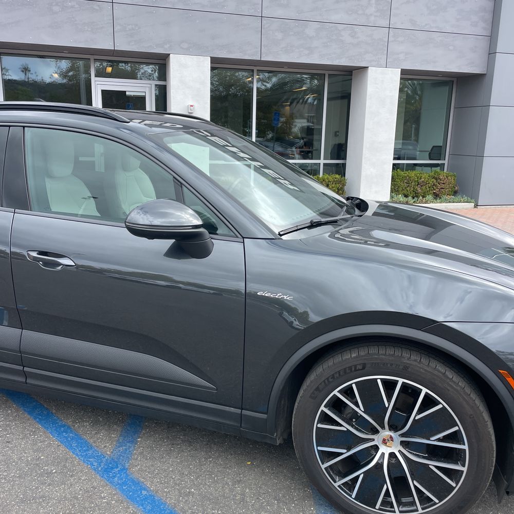 2024 Porsche Macan EV 4