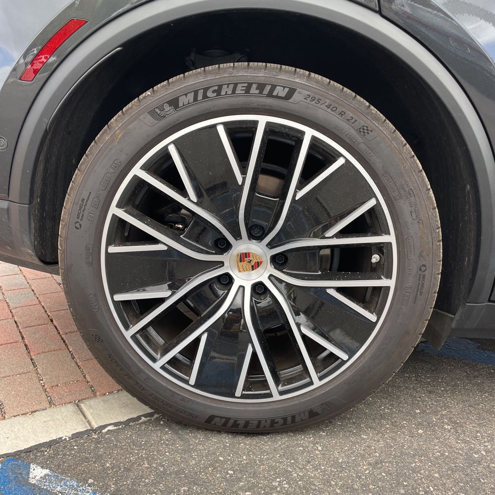 2024 Porsche Macan EV 4