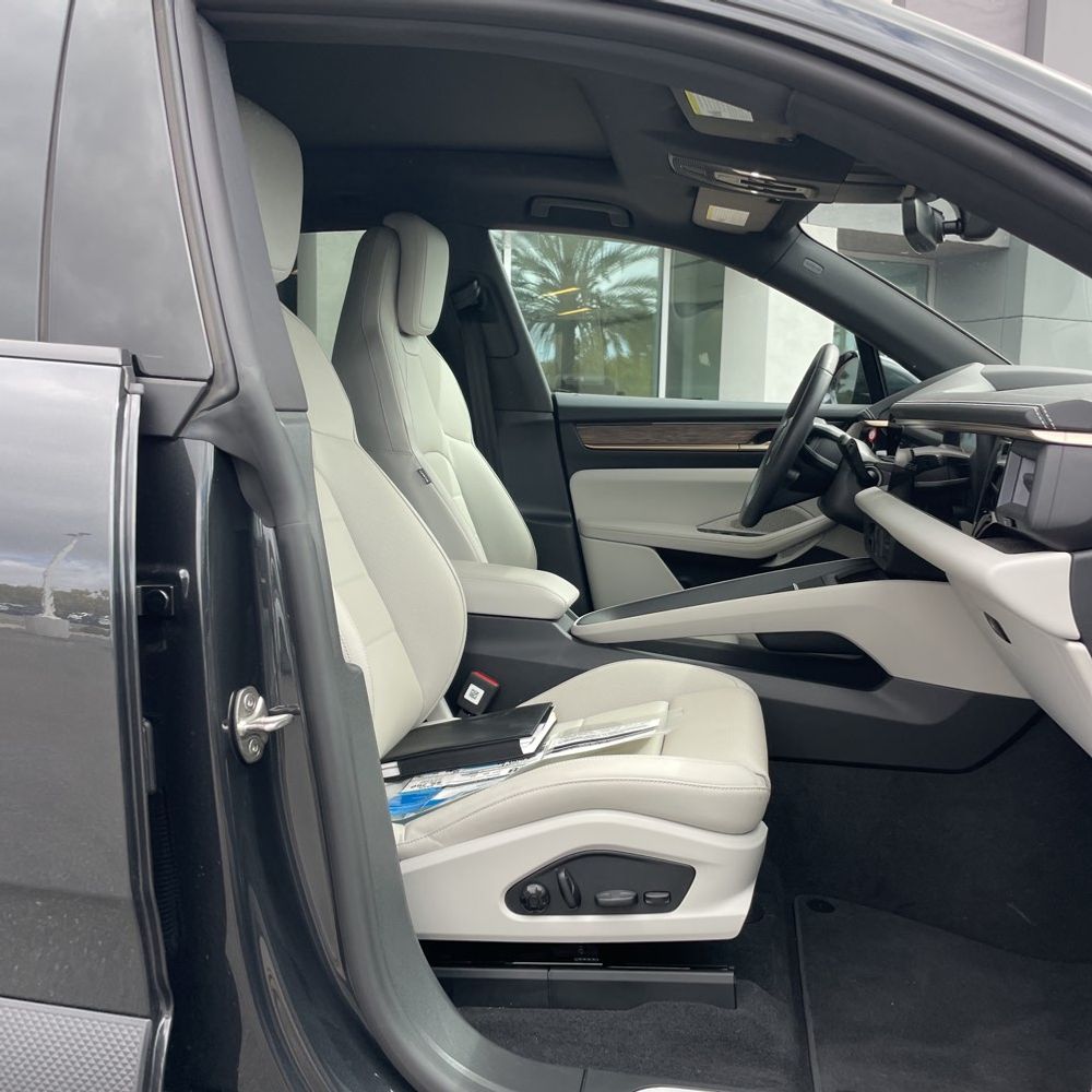 2024 Porsche Macan EV 4