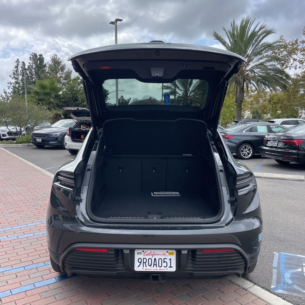 2024 Porsche Macan EV 4