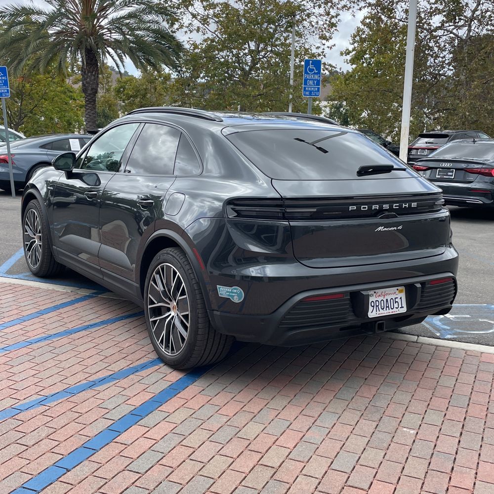 2024 Porsche Macan EV 4