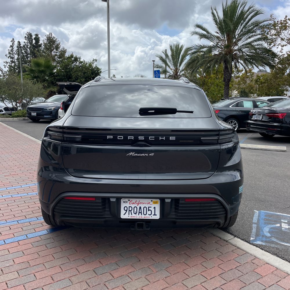 2024 Porsche Macan EV 4