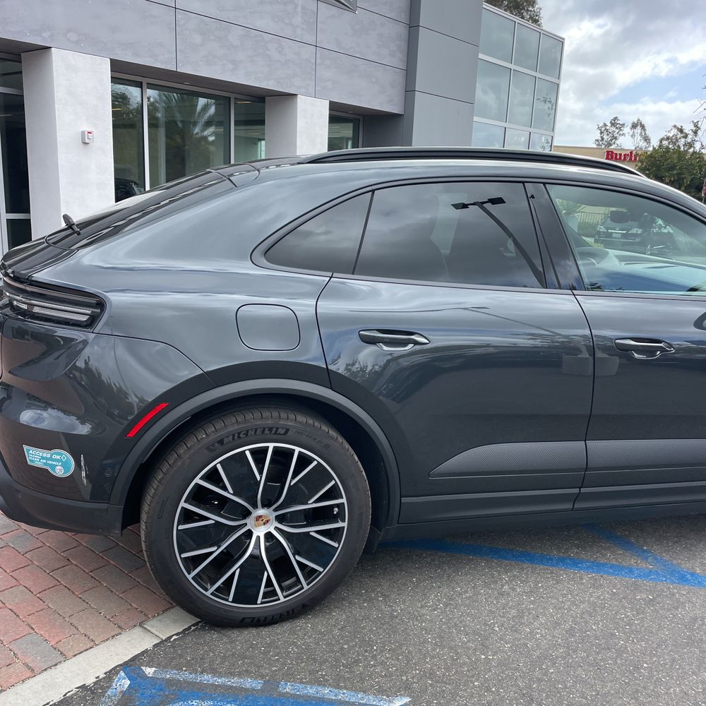 2024 Porsche Macan EV 4