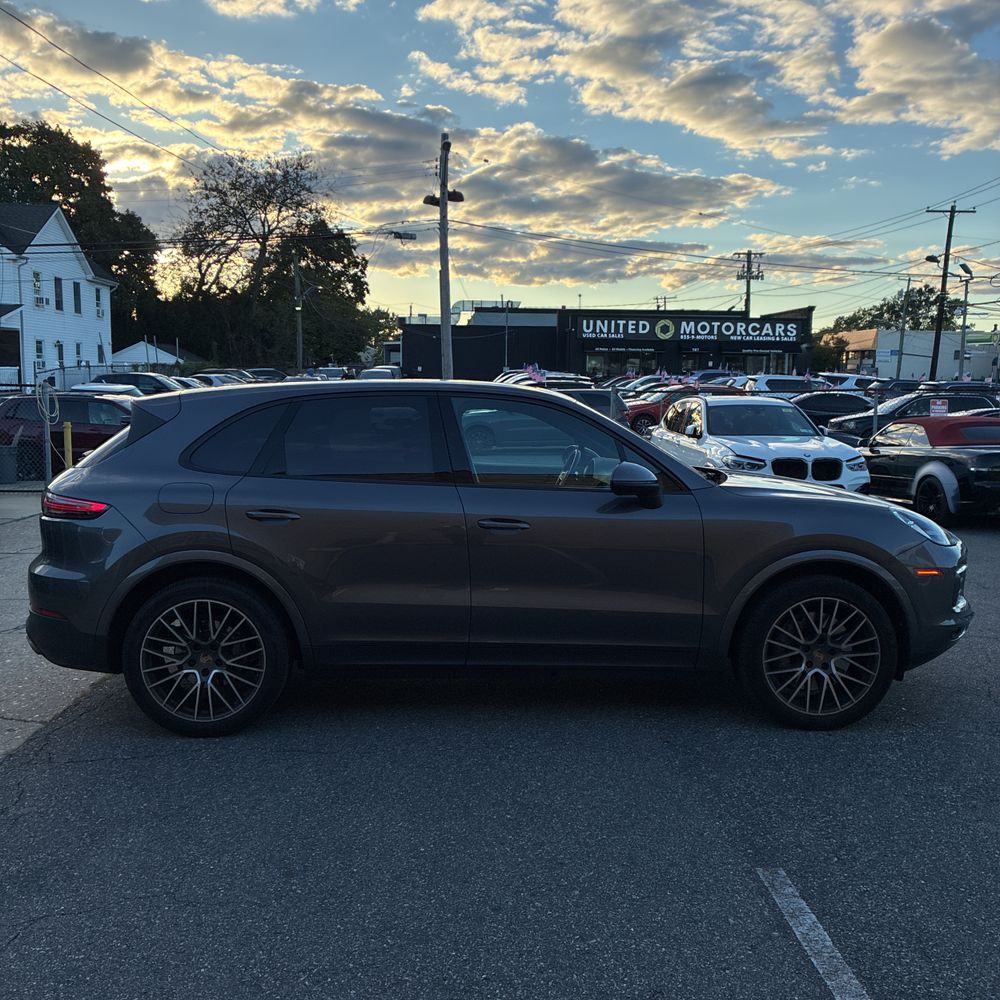 2023 Porsche Cayenne S