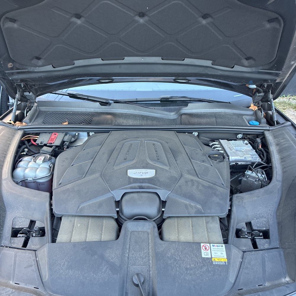 2023 Porsche Cayenne S