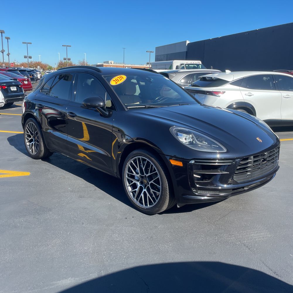 2020 Porsche Macan Turbo