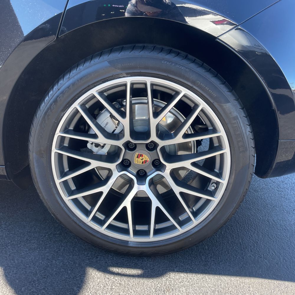 2020 Porsche Macan Turbo