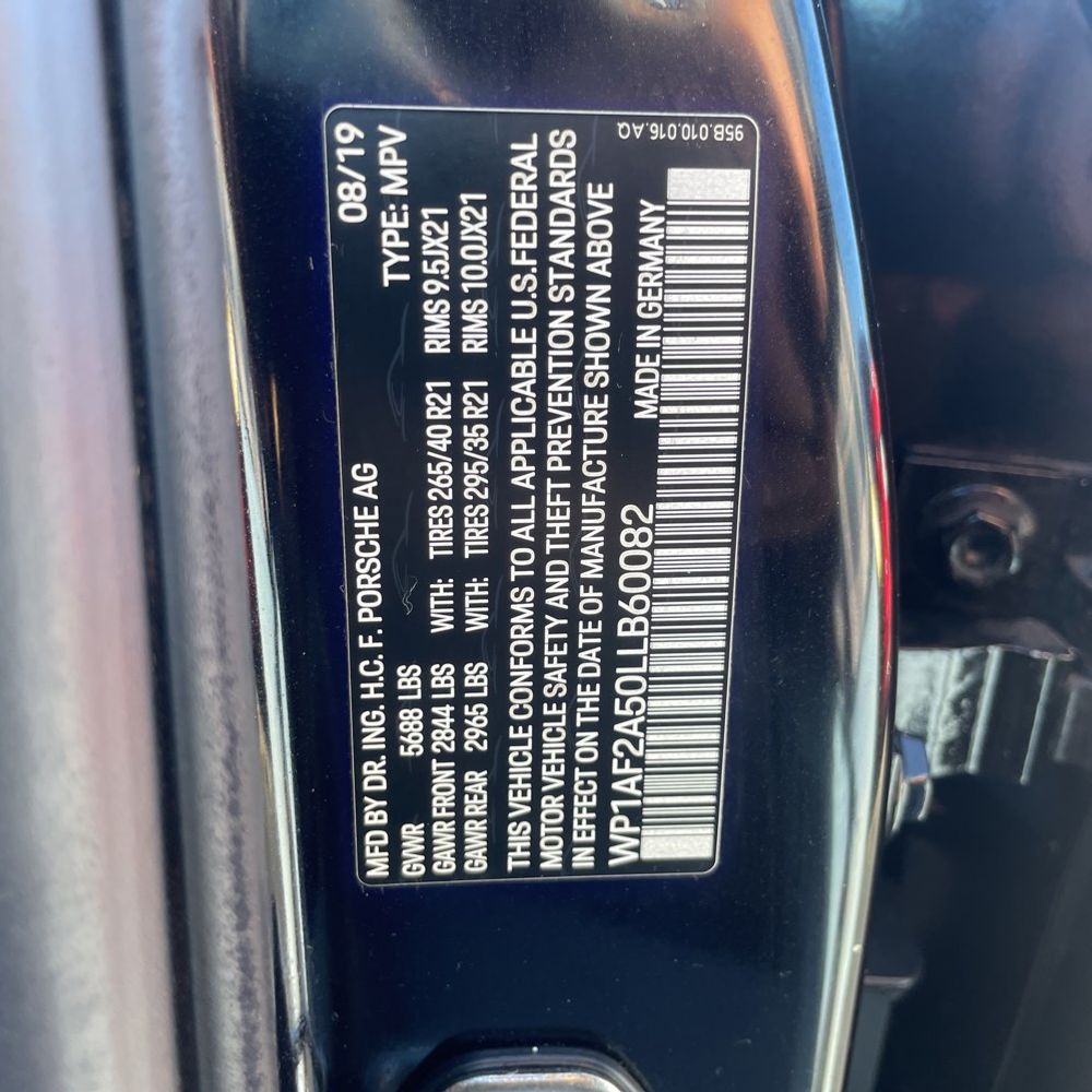 2020 Porsche Macan Turbo