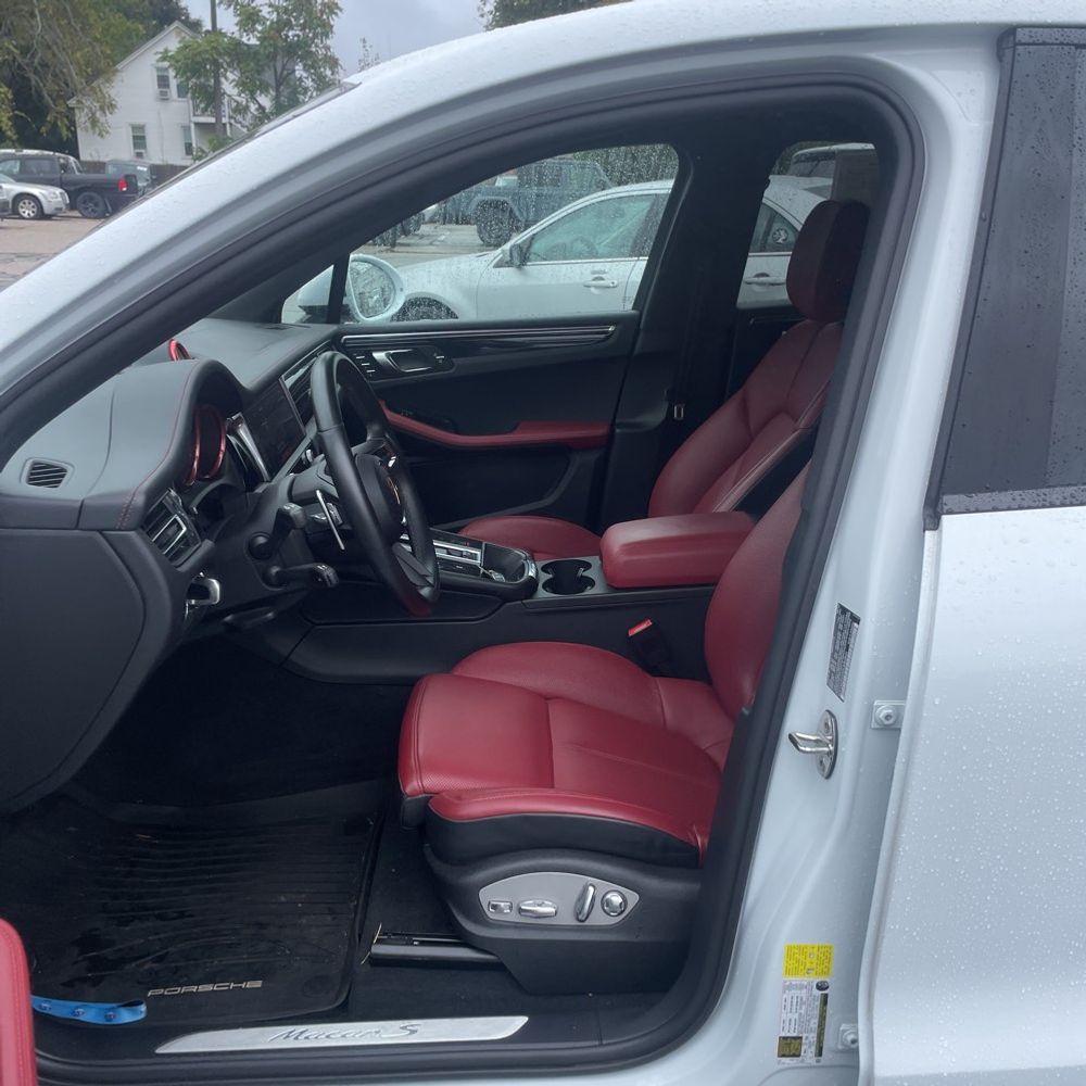 2023 Porsche Macan S