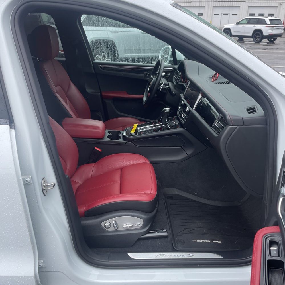 2023 Porsche Macan S