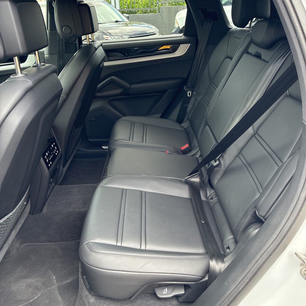 2024 Porsche Cayenne S