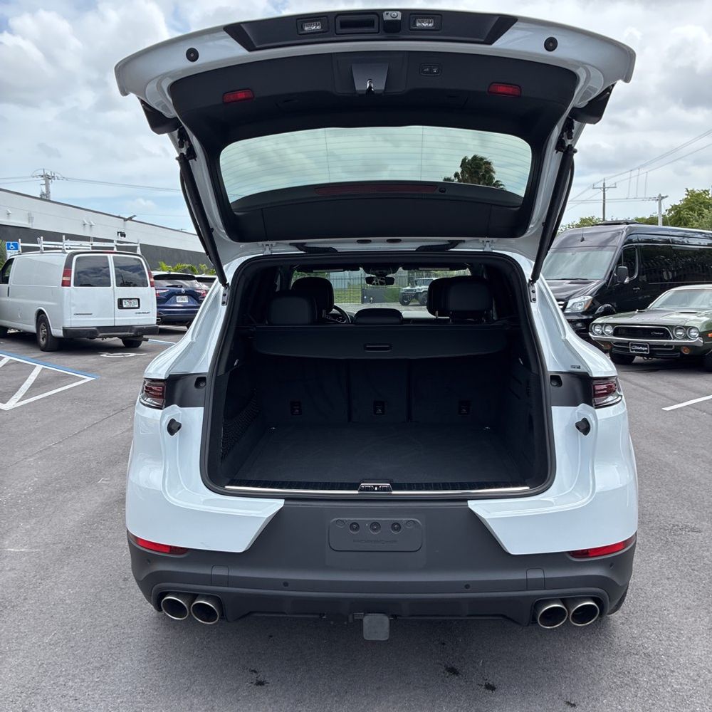 2024 Porsche Cayenne S