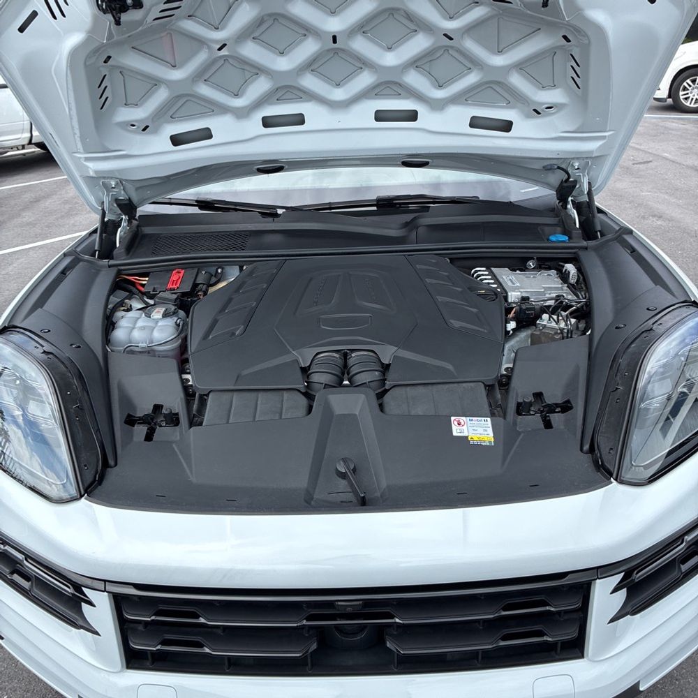 2024 Porsche Cayenne S