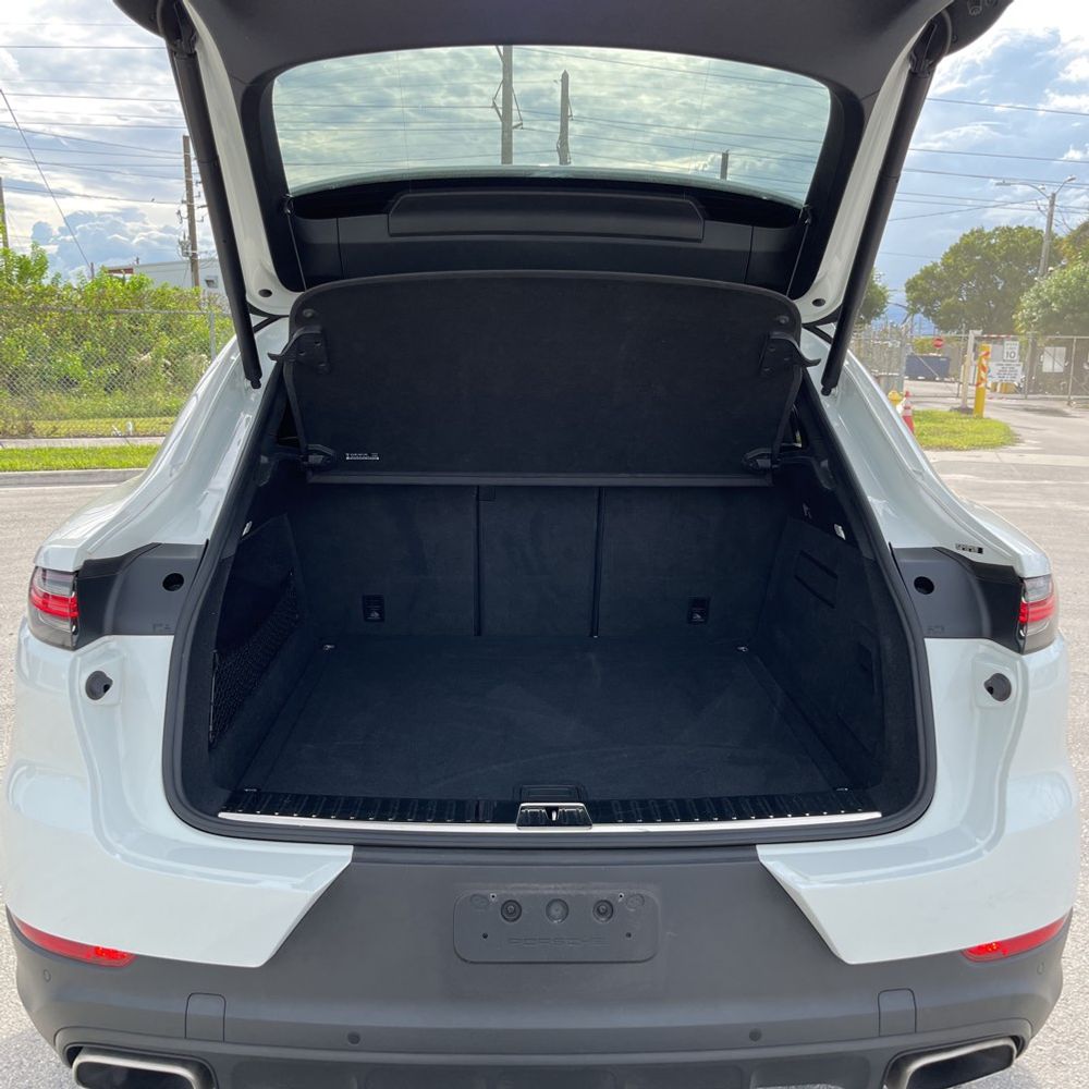 2022 Porsche Cayenne Coupe