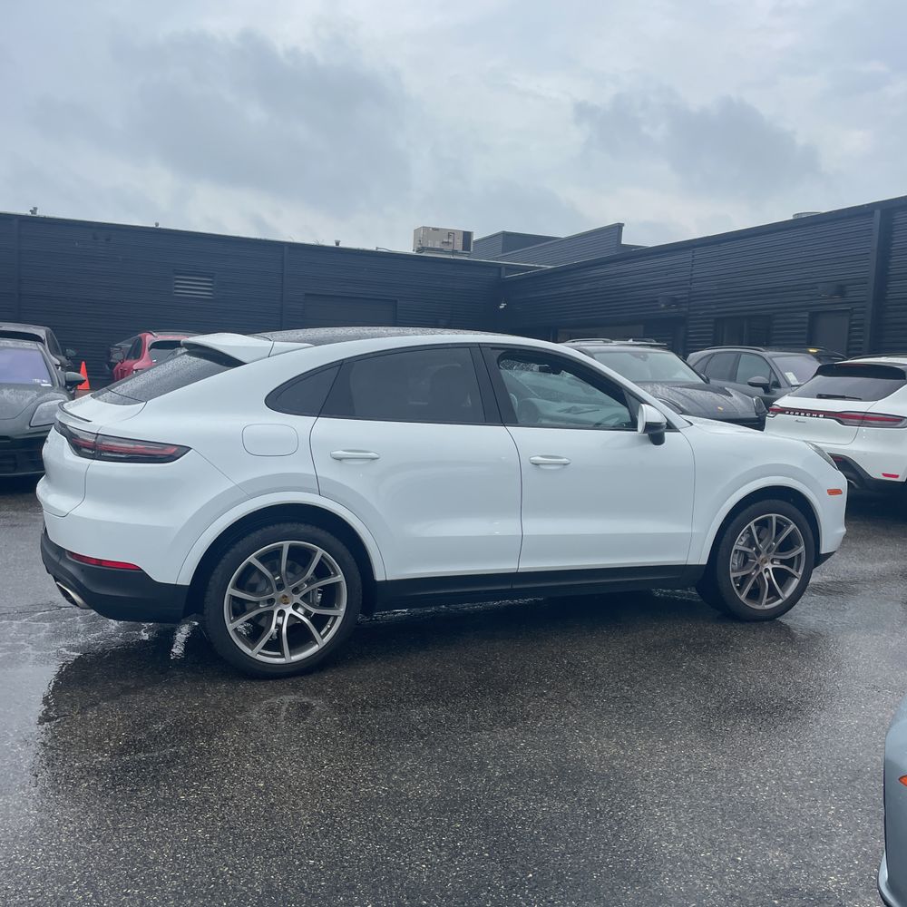 2021 Porsche Cayenne Base