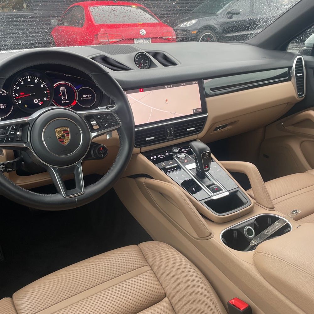 2021 Porsche Cayenne Base