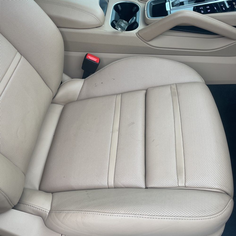 2021 Porsche Cayenne Base