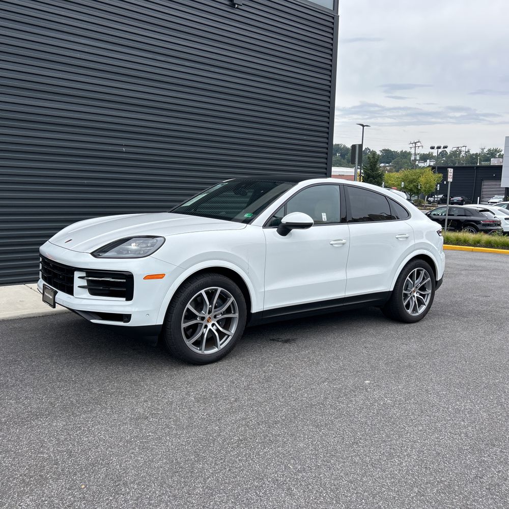 2025 Porsche Cayenne Base