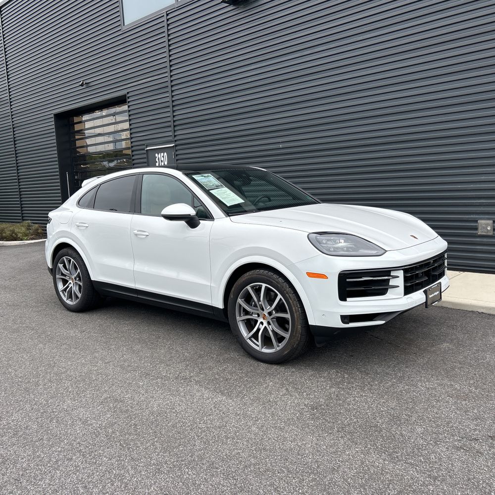 2025 Porsche Cayenne Base
