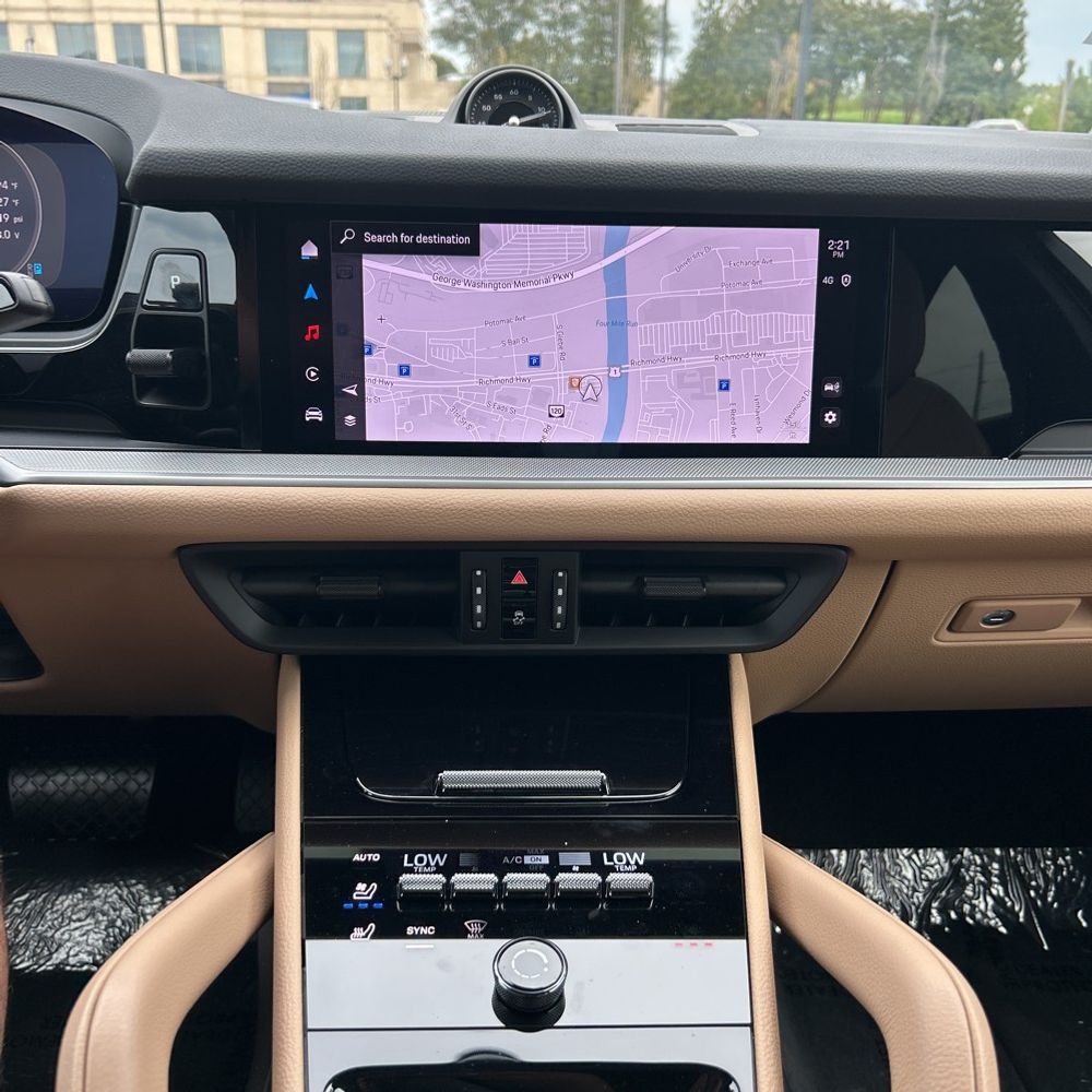 2025 Porsche Cayenne Base