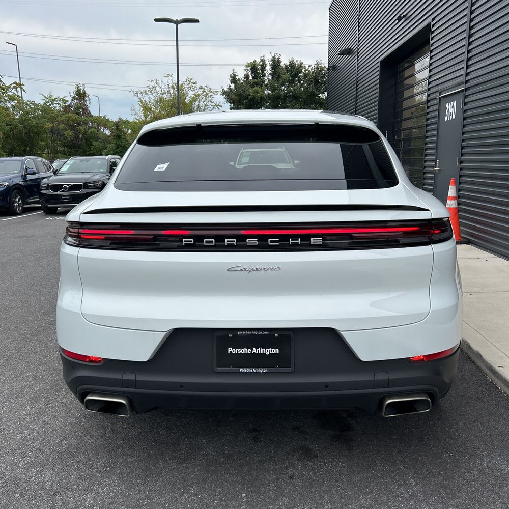 2025 Porsche Cayenne Base