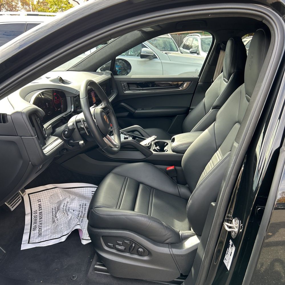 2025 Porsche Cayenne Turbo GT