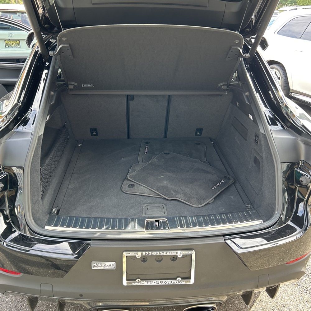 2025 Porsche Cayenne Turbo GT