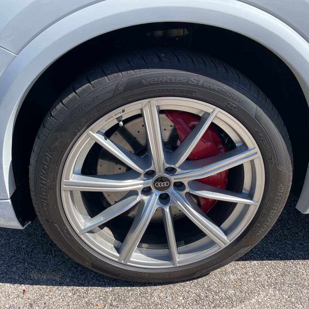 2024 Audi RS Q8 Base