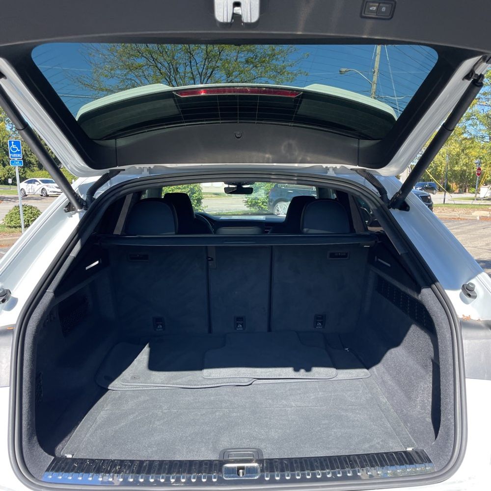 2024 Audi RS Q8 Base