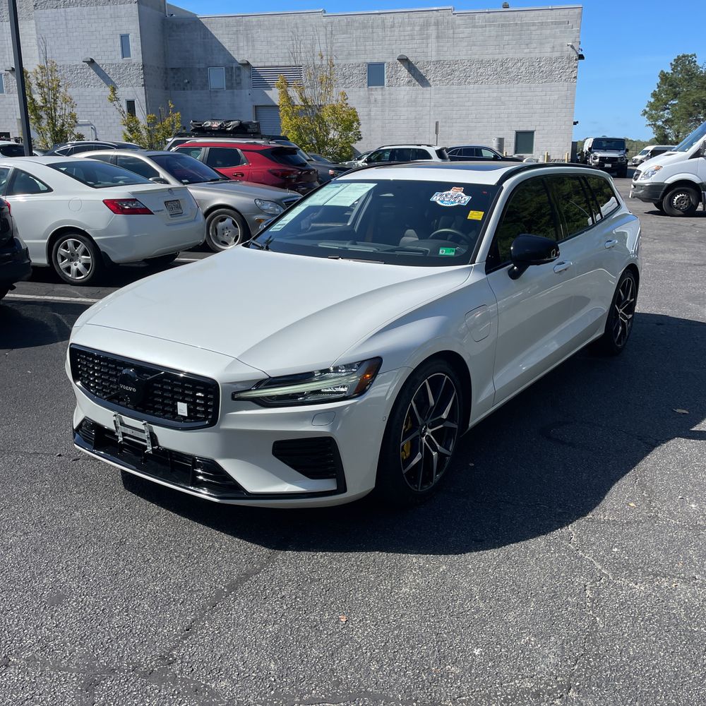 2025 Volvo V60 T8 - Polestar PHEV