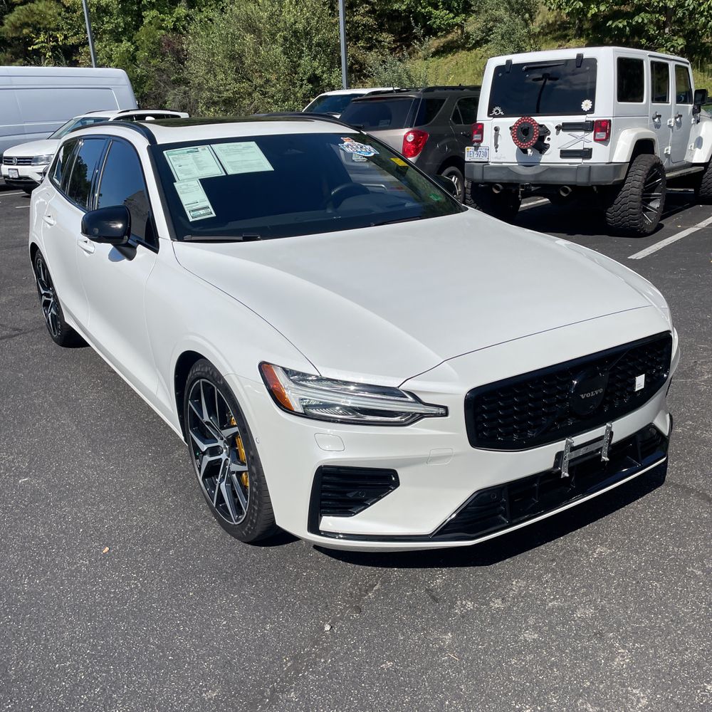2025 Volvo V60 T8 - Polestar PHEV