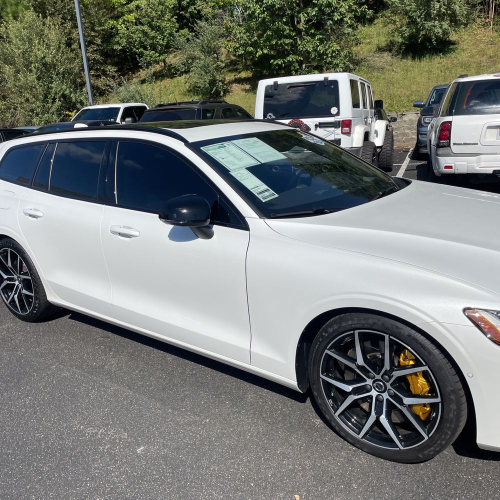 2025 Volvo V60 T8 - Polestar PHEV