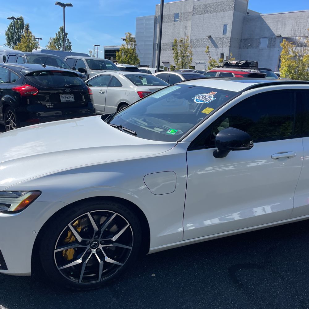 2025 Volvo V60 T8 - Polestar PHEV
