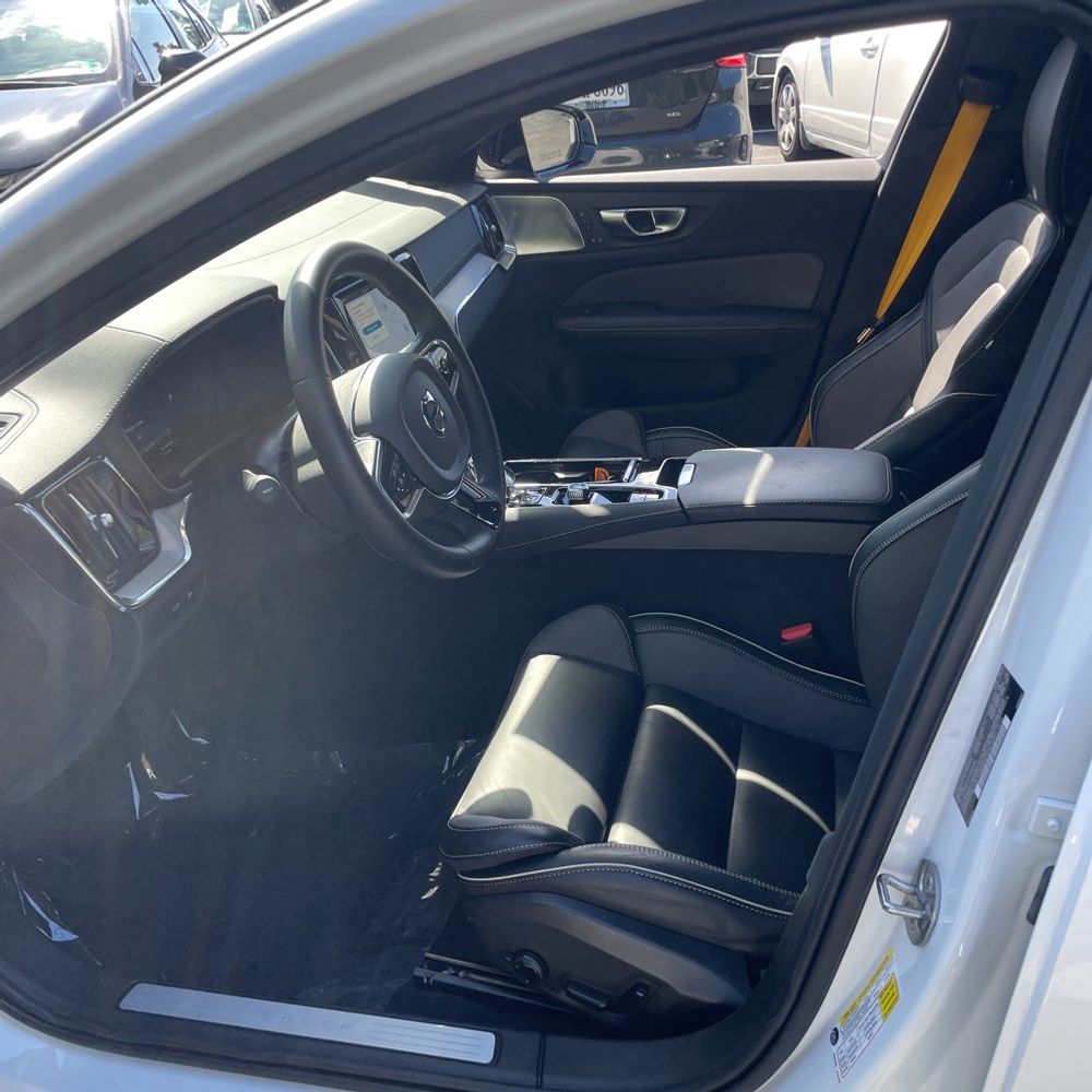 2025 Volvo V60 T8 - Polestar PHEV