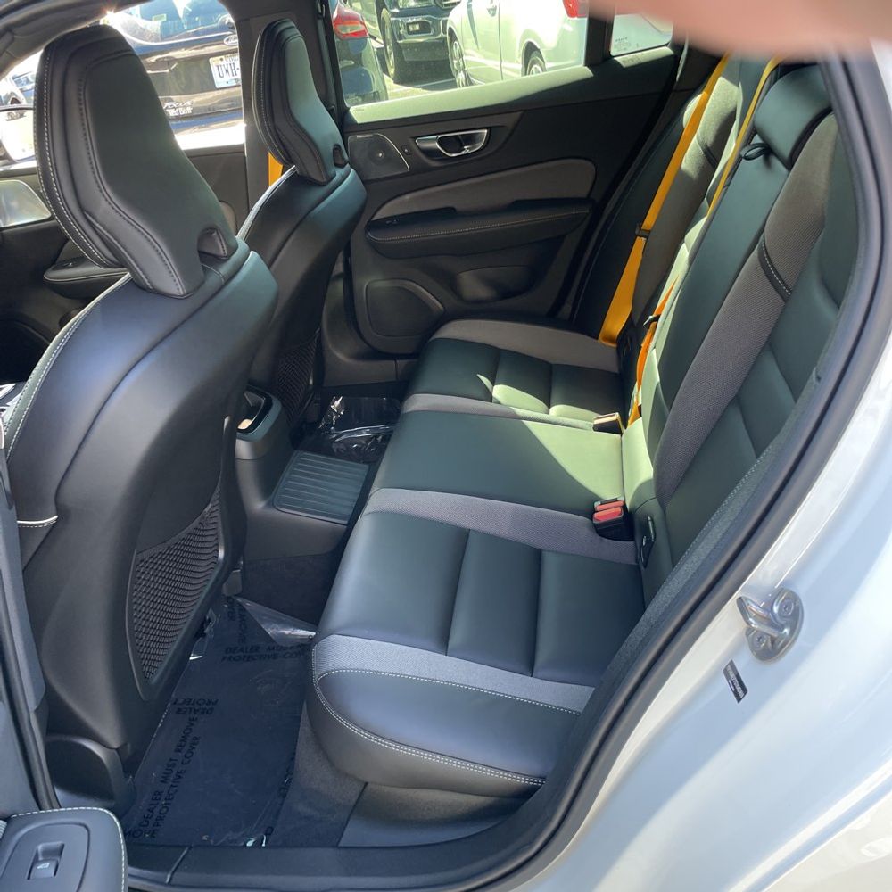2025 Volvo V60 T8 - Polestar PHEV