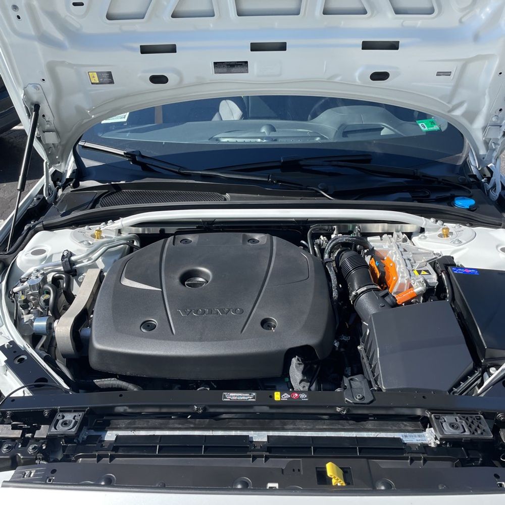 2025 Volvo V60 T8 - Polestar PHEV