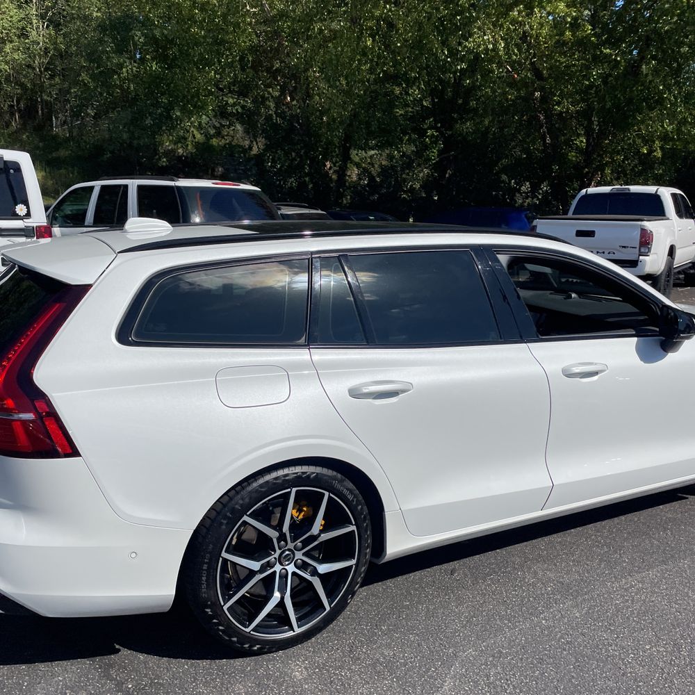 2025 Volvo V60 T8 - Polestar PHEV