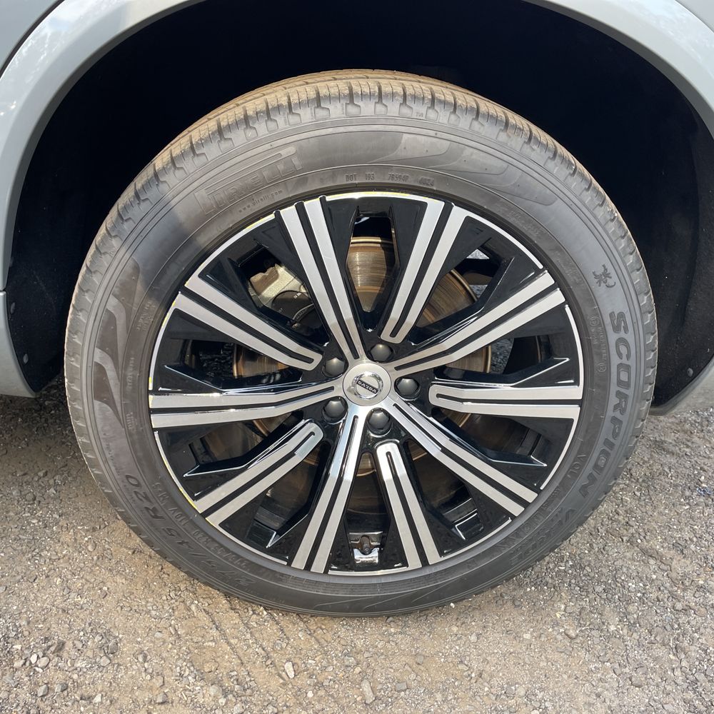 2025 Volvo XC90 2025.5 B6 - Plus