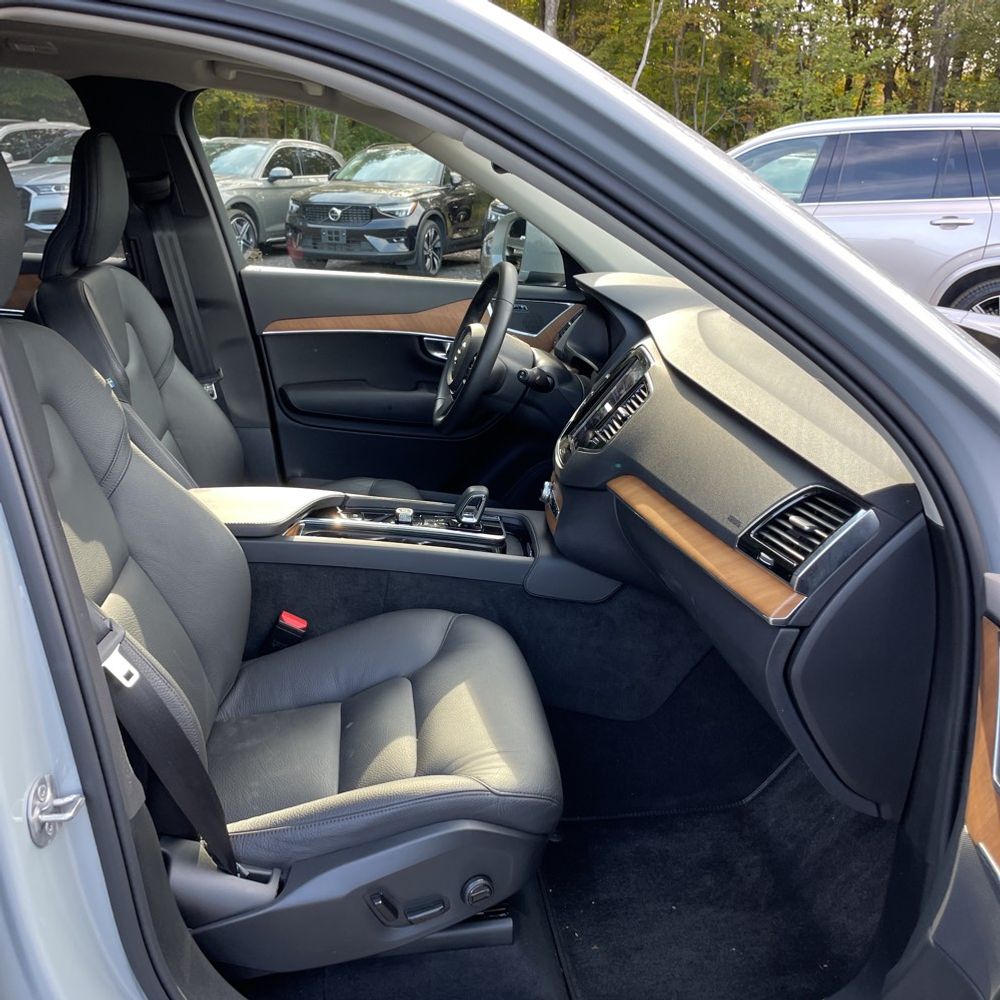 2025 Volvo XC90 2025.5 B6 - Plus