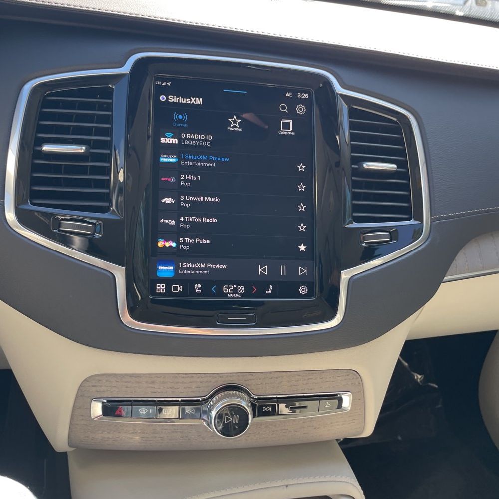 2025 Volvo XC90 B6 - Ultra